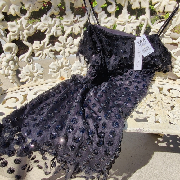 Black mesh and sequin ruffled dress - Picture 14 of 16